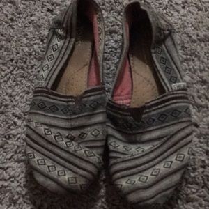 Women’s size 6.5 Tom’s